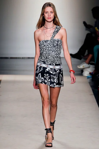 Look 7